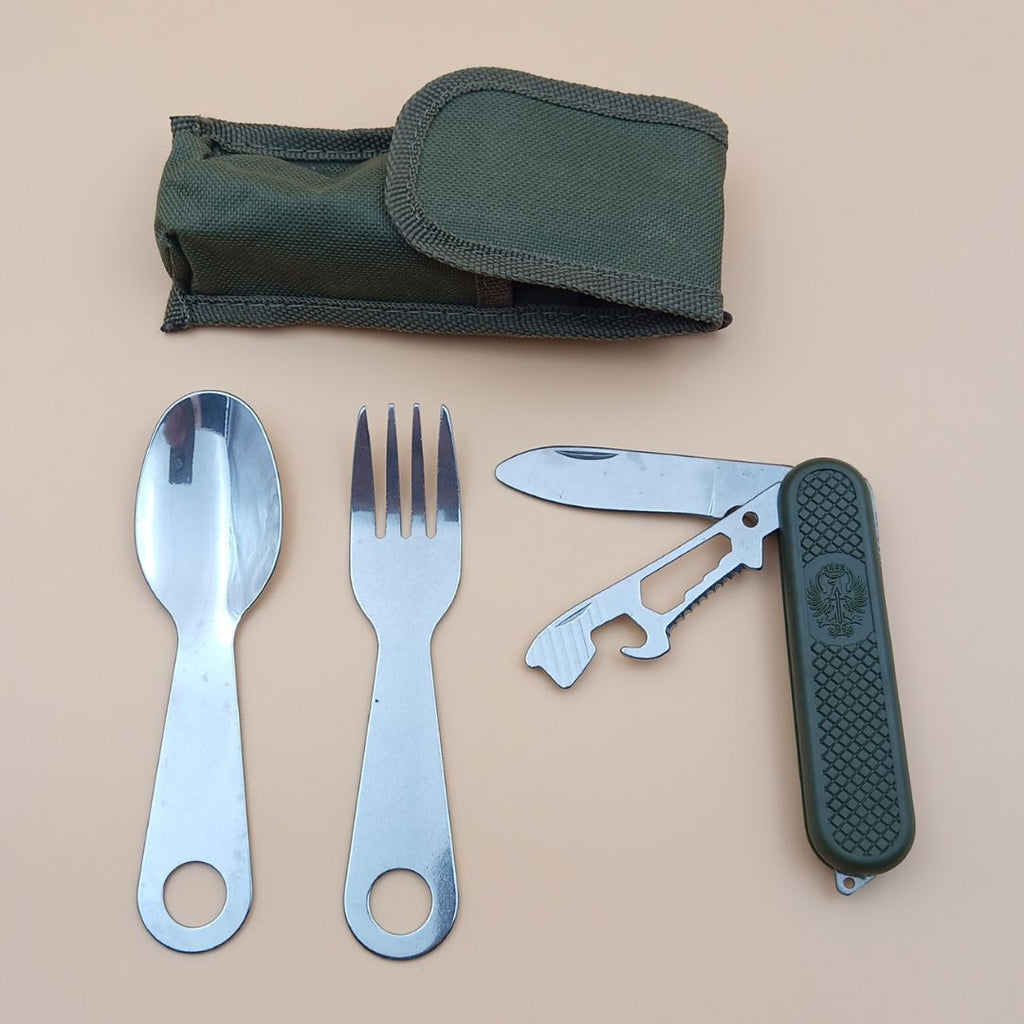 Cutlery set with green pouch
