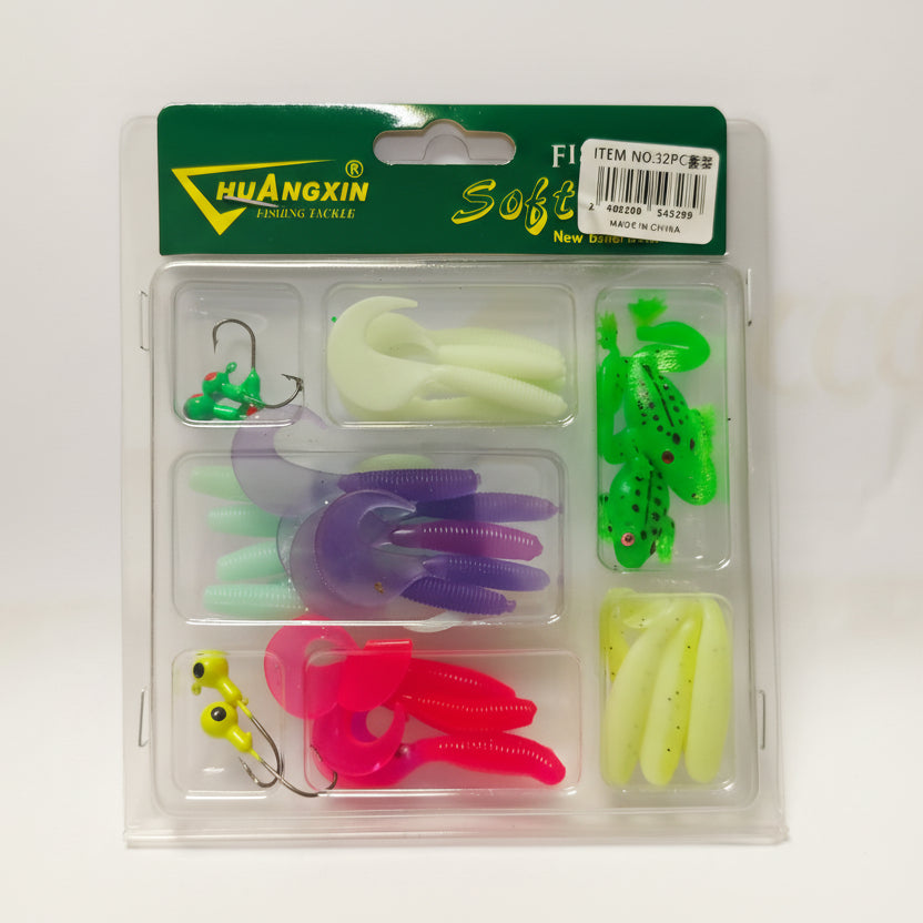 Packaged fishing lures with Huangxin branding on a white background
